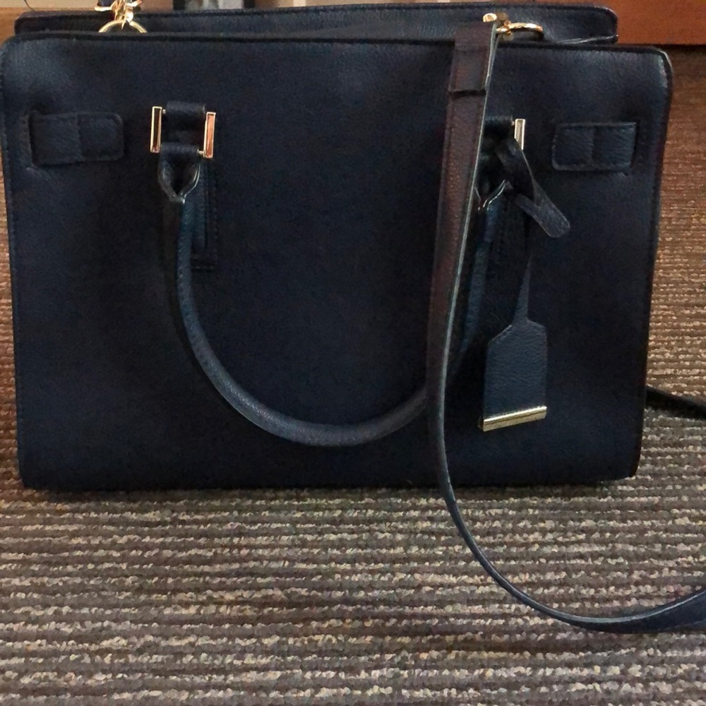Medium sized cross body purse